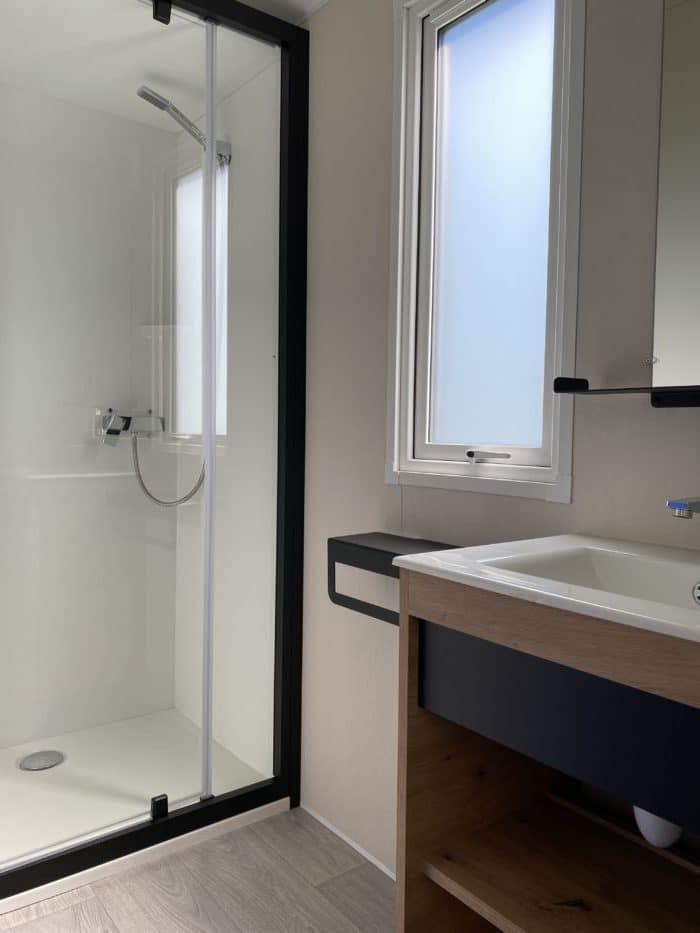 Soleil, salle d'eau Camping de Kerleven